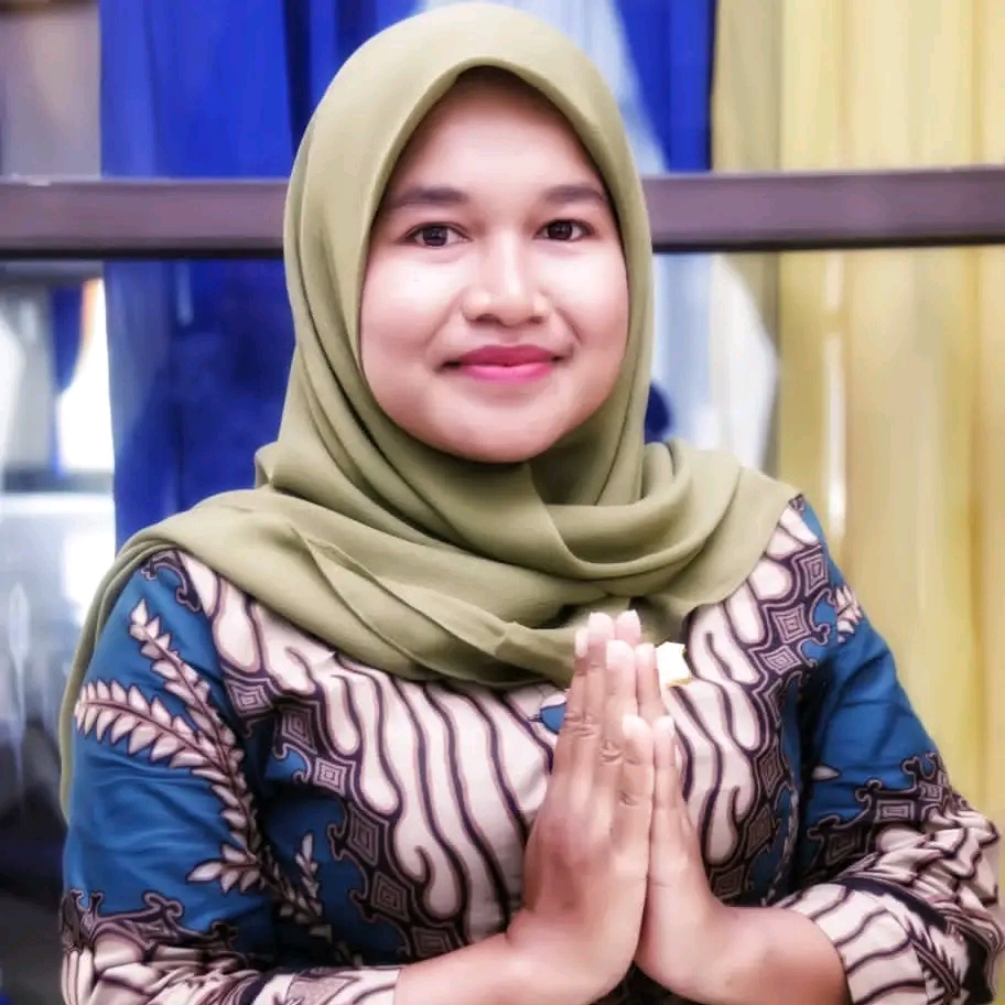 Anggota DPRK Islawati Sabale, Berikan Bantuan Bagi Warga Prasejahtera Sebanyak 93 KK Di Salawati Batanta Melalui Dinsos Raja Ampat