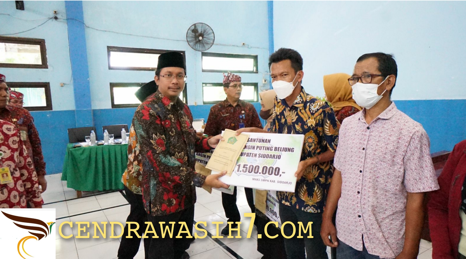 Puluhan Guru dan Siswa Korban Bencana Angin Puting Beliung Terima Bantuan dari MKKS SMPN