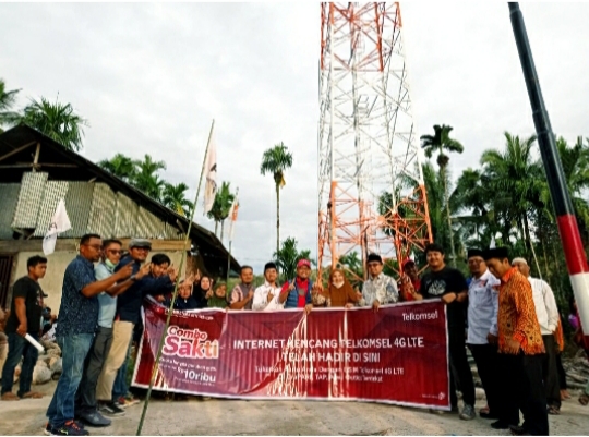 Masyarakat Lama Menunggu, Akhir Nevi Zuairina Tinjau Pembangunan Tower Telkomsel