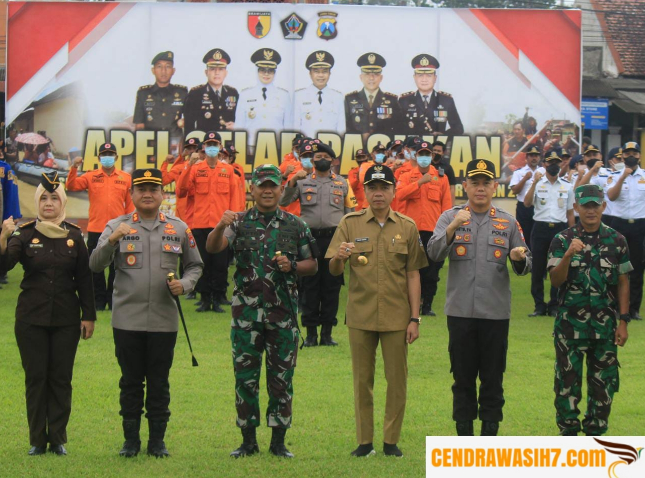 Kodim 0808/Blitar Bersama Dinas Terkait Gelar Apel Pasukan Kesiapsiagaan Penanggulangan Bencana Alam Di Alon Alon Kab.Blitar