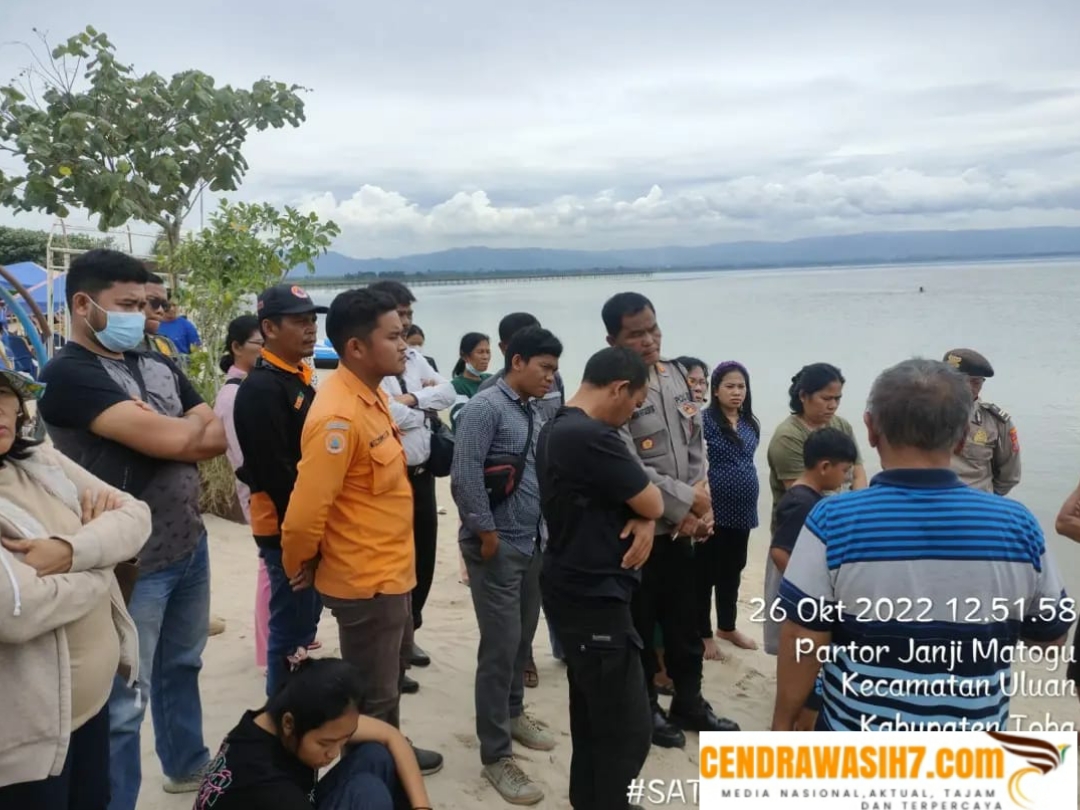 Sat Samapta Polres Toba Pantau Proses Pencarian Korban yang Tenggelam di Pantai Pasir Putih Parparean