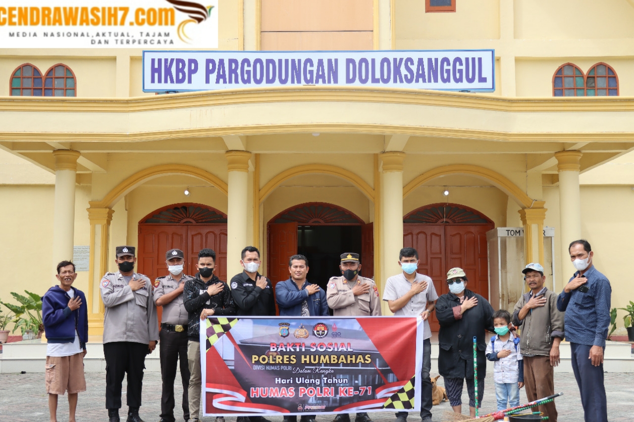 Sambut HUT Humas Polri Ke 71, Polres Humbahas Gelar Bhakti Sosial Bersihkan Tempat Ibadah