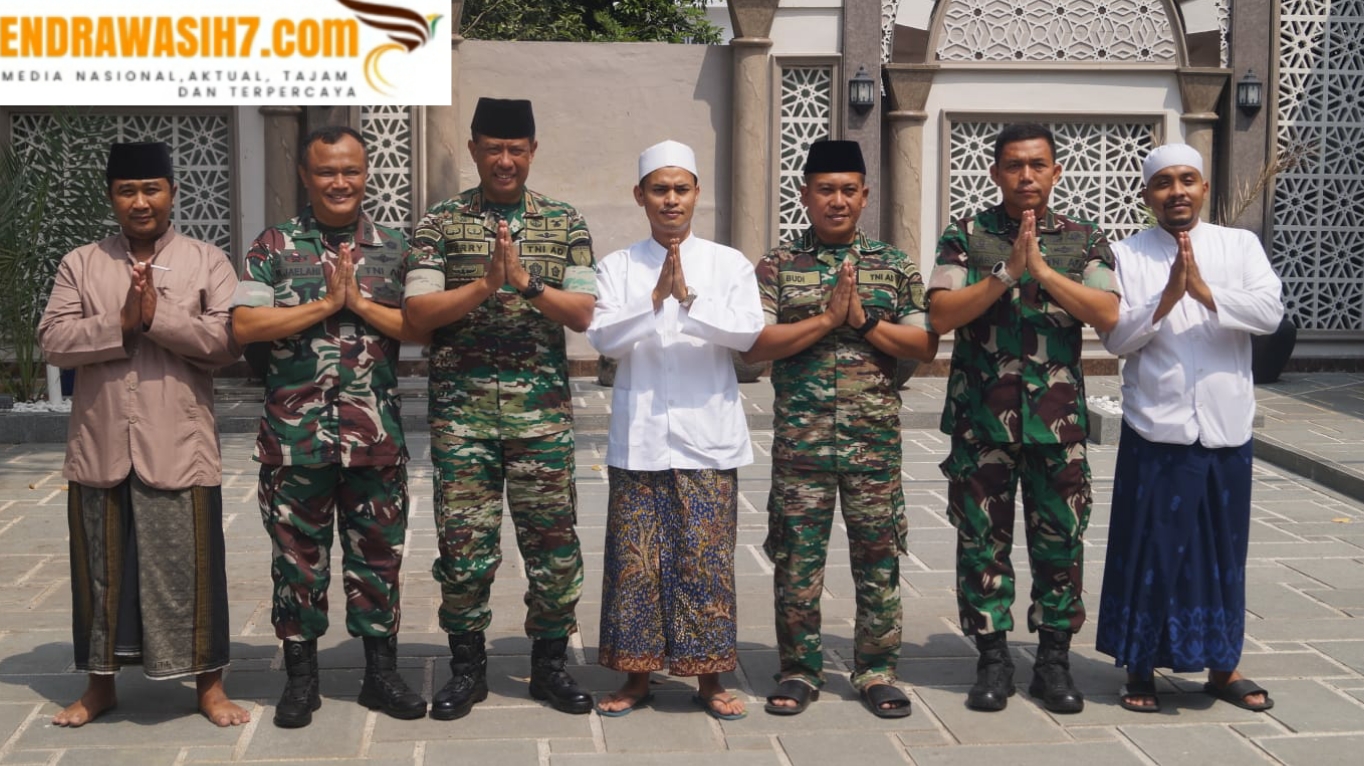 Dandim Surabaya Utara Dampingi Danrem 084/Bhaskara Jaya Ziarah Sunan Ampel