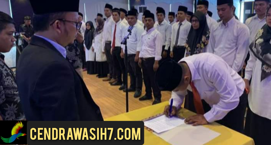 Pesan Ketua Bawaslu Kabupaten Pesisir Selatan Saat Lantik 45 Panwaslu Kecamatan