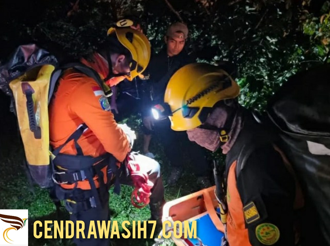 Terjun Ke Jurang Sitinjau Lauik Sebuah Minibus Dan 2 Korban Dievakuasi Malam Itu