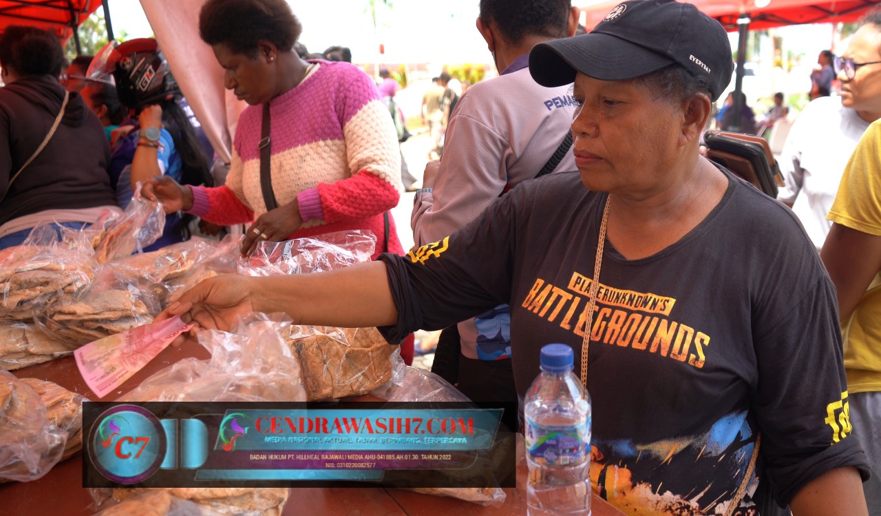 Jelang Nataru, Pemkab Mappi Gelar Operasi Pasar Murah