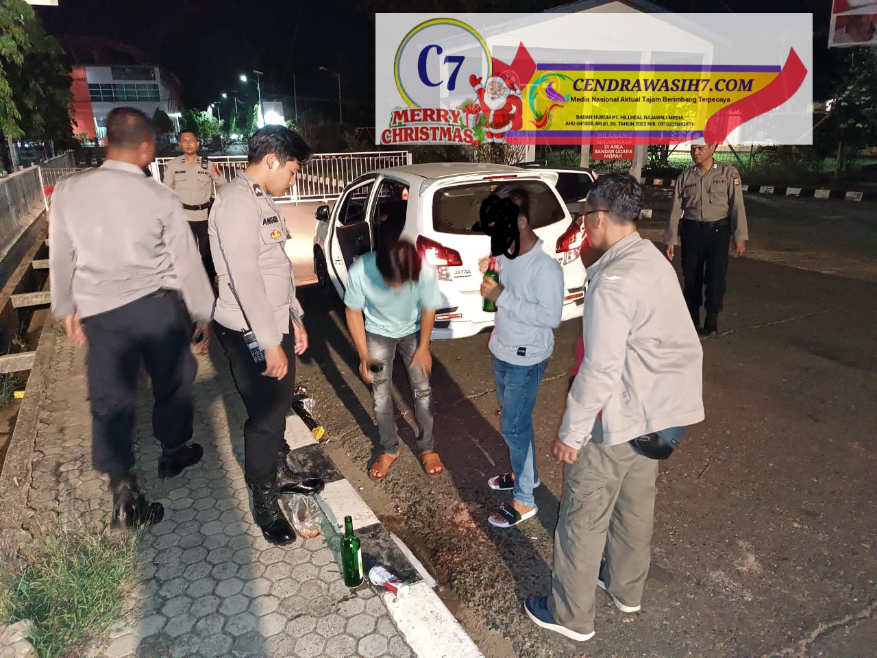 Pos pelayanan Ops Lilin Cartenz bandara Mopah Merauke razia miras illegal, puluhan botol berhasil diamankan