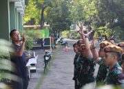 Komandan Batalyon Arhanud 6/BAY Letkol Arh Mohamad Arifin S.I.P.M.Tr (SOU)melaksanakan pengecekan Langsung terhadap personil 
