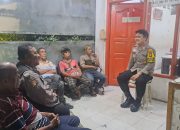 Pembinaan Oleh Bhabinkamtibmas Kartini Kepada Linmas Di Pos Siskamling RW. 06