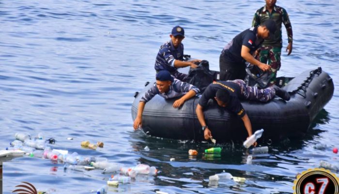 Prajurit Petarung Pasmar 3 Ikut Sukseskan Bakti Sosial dan Bakti Kesehatan di Ternate