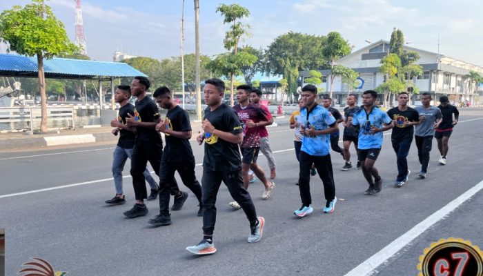 Atlet Dragon Boat Pasmar 3 Laksanakan Latihan Rutin di Jakarta