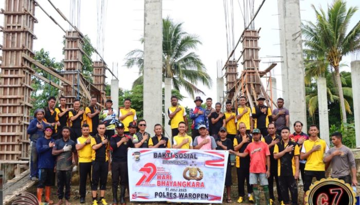 Menyambut Hari Bhayangkara Ke 79 Tahun, Polres Waropen Bakti Sosial Religi Bantu Pengecoran Tiang Masjid Nurul Anwar Nonomi