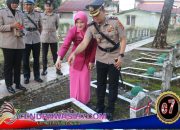 Kapolres Lahat AKBP. Novi Edyanto, SIK. Pimpin Ziarah Ke Taman Makam Pahlawan Puspa Bhakti Lahat