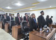 Bupati Waropen Hadiri Rapat Paripurna II DPRK Terkait Tata Tertib dan Pengumuman Fraksi