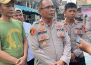 HUT Bhayangkara ke 79, Warga Muara Angke Jakut, Apresiasi Polres Pelabuhan Tanjung Priok Bantu Tangani Rob dan Beri Sembako