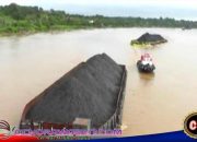 Tug Boat Batubara Hantam Kapal Motor Penumpang di Muara Teweh , Keluarga Besar TNI Ada Ikut Dalam Rombongan