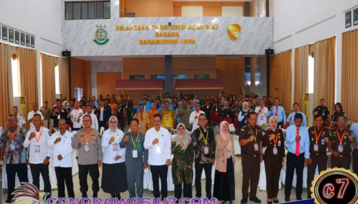 Kejati Kepri Gelar Seminar Ilmiah untuk Perkuat Penegakan Hukum Modern dan Optimalisasi Follow The Asset dan Follow The Money