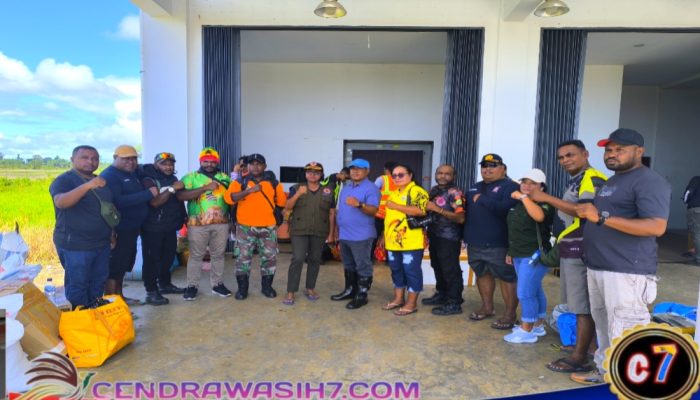 Plt BPBD Waropen Demarce, Bantuan Banjir Kirihi Tersalurkan Lewat Helikopter