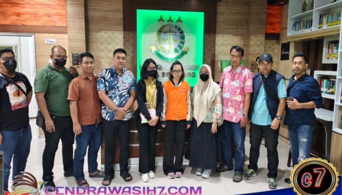 Tim SIRI Kejaksaan Agung Berhasil Amankan DPO Elisabeth Riski Dwi Perkara Pidana Penggelapan dalam Jabatan