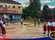 Tingkatkan Semangat Kebangsaan Generasi Muda, Pakum Satgas Yonif 763/SBA Pimpin Upacara Bendera