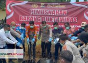 Ribuan Liter Miras Ilegal dan Sopi Dimusnahkan Polres Merauke, Kapolres: Berdampak Buruk bagi Masyarakat