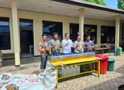 Dua Lokasi Produksi Digerebek, Polisi Merauke Amankan Ratusan Botol Sopi
