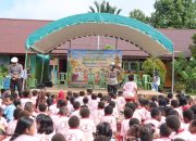 Semangat Toleransi di Boven Digoel, Polisi dan Sekolah Berbagi 300 Paket Sembako