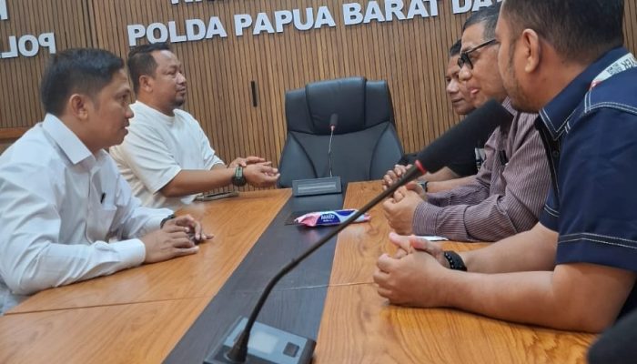 Brutal! Oknum Polisi Diduga Tikam Perempuan 8 Kali di Sorong, Keluarga Korban Tegaskan: Tak Ada Damai, Pelaku Harus Dipecat!