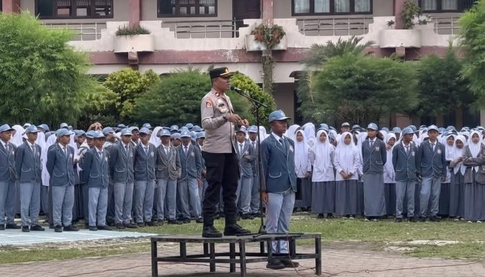 Polisi Sampaikan Pesan Kamtibmas kepada Pelajar SMA Negeri 1 Lhokseumawe