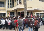 Puluhan Mahasiswa Demo Rektorat Unmus, Tuntut Evaluasi Satgas PPKS hingga Transparansi Anggaran