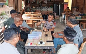 Kapolsek Peudawa Perkuat Sinergi Jaga Kamtibmas Bersama Tokoh Masyarakat Gampong Keude