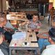 Kapolsek Peudawa Perkuat Sinergi Jaga Kamtibmas Bersama Tokoh Masyarakat Gampong Keude