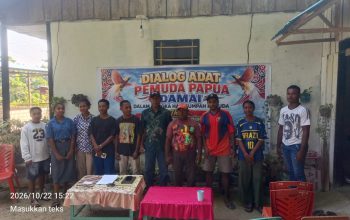 Tokoh Adat Riseisayati John Rumayomi Ajak Pemuda Waropen Jaga Persatuan di Momentum Sumpah Pemuda