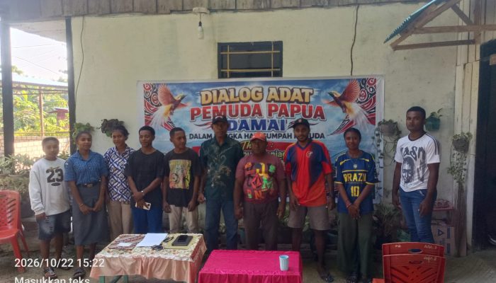 Tokoh Adat Riseisayati John Rumayomi Ajak Pemuda Waropen Jaga Persatuan di Momentum Sumpah Pemuda